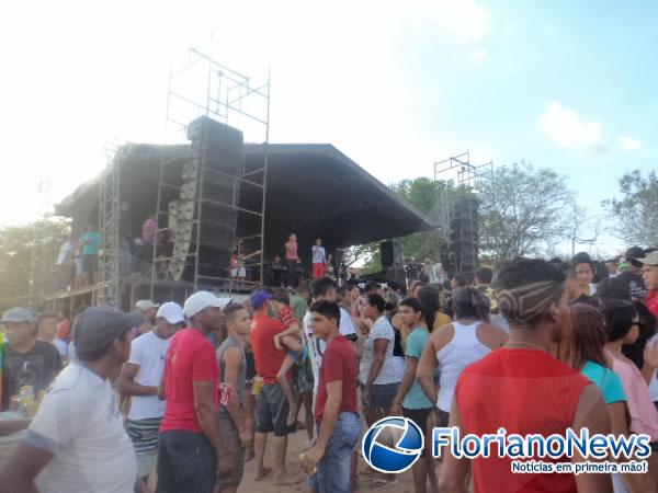 Bandas locais encerraram o 2&ordm; Festival de Ver&atilde;o em Bar&atilde;o de Graja&uacute;.(Imagem:FlorianoNews)