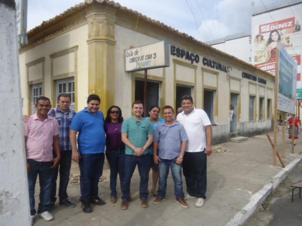F&aacute;bio Novo visita obras do Espa&ccedil;o Cultural Christino Castro, em Floriano. (Imagem:FlorianoNews)
