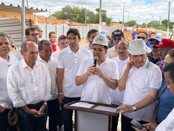Governador Rafael Fonteles, Deputado Marden Menezes e o Prefeito Antônio Reis visitam obras de revitalização do Cais da Beira Rio em Floriano.(Imagem:Ascom)