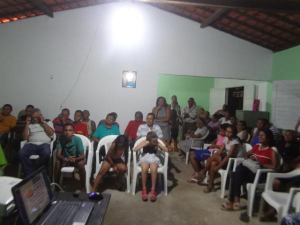 Toma posse nova diretoria da Associa&ccedil;&atilde;o de Moradores do Bairro Manguinha.(Imagem:FlorianoNews)