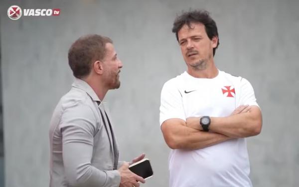 Fernando Diniz e o presidente Pedrinho na reapresenta&ccedil;&atilde;o do Vasco.(Imagem:Reprodu&ccedil;&atilde;o / Vasco TV)