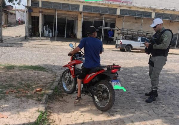 3&ordm; BPM realiza opera&ccedil;&atilde;o de tr&acirc;nsito no bairro Tiber&atilde;o para refor&ccedil;ar a seguran&ccedil;a vi&aacute;ria(Imagem:Divulga&ccedil;&atilde;o/PM)
