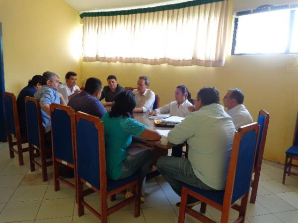Reuni&atilde;o das comiss&otilde;es discute mat&eacute;rias propostas pelos vereadores.(Imagem:FlorianoNews)