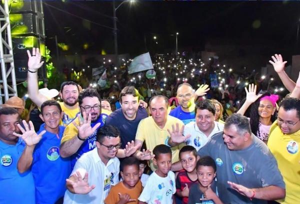 Caminhada e com&iacute;cio de Ant&ocirc;nio Reis atraem grande p&uacute;blico no Conjunto Aparecida Proc&oacute;pio em Floriano(Imagem:Reprodu&ccedil;&atilde;o/Instagram)