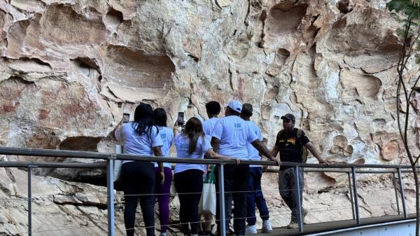 Seduc leva estudantes à Serra da Capivara em experiência que une história e identidade cultural(Imagem:Divulgação)