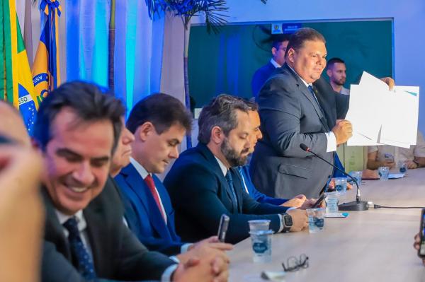 Senador Ciro Nogueira realiza um dia inteiro de reuni&otilde;es e atende prefeitos, vereadores e lideran&ccedil;as de todo o Piau&iacute;  (Imagem:Suyane Mesquita / ASCOM)