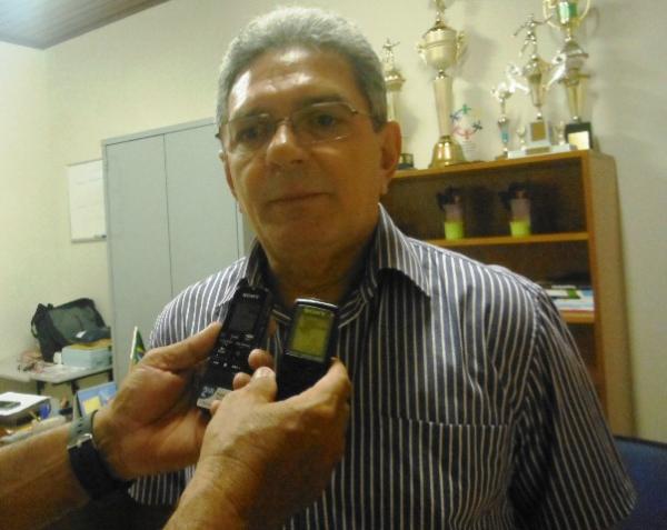 Nelson J&uacute;nior,  Secret&aacute;rio Municipal de Educa&ccedil;&atilde;o.(Imagem:FlorianoNews)