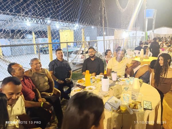 Prefeitura de Bar&atilde;o de Graja&uacute; realiza noite especial em homenagem aos professores(Imagem:FlorianoNews)