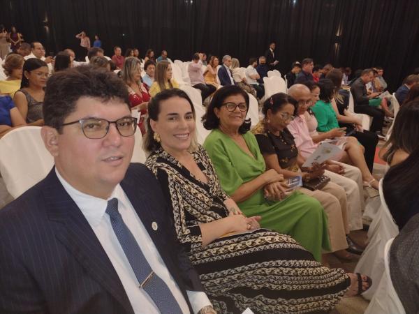 Floriano celebra personalidades com a entrega da Medalha do Mérito
