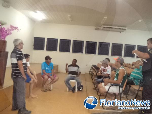 Reuni&atilde;o com presidentes de escolas e blocos de samba de Floriano.(Imagem:FlorianoNews)