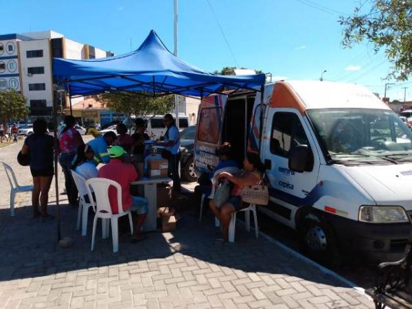Troca de lâmpadas da Equatorial segue até sexta-feira em Floriano.(Imagem:FlorianoNews)