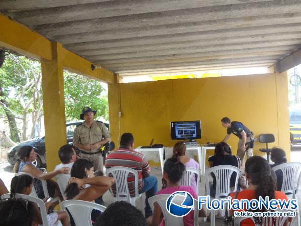 Pol&iacute;cia Rodovi&aacute;ria Federal realiza Projeto Cinema Rodovi&aacute;rio em Floriano.(Imagem:FlorianoNews)