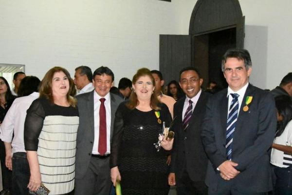Autoridades recebem medalhas do Mérito