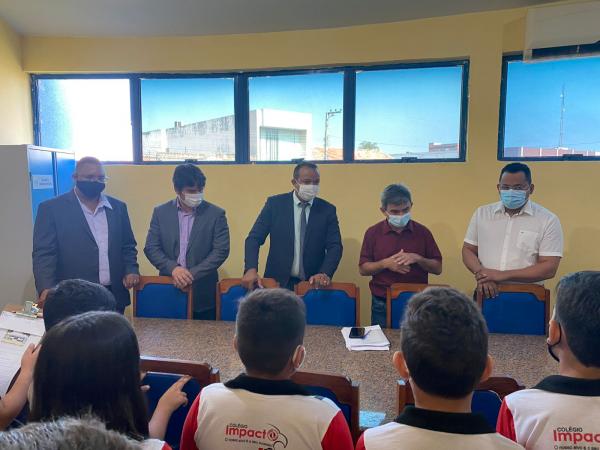 Alunos do Col&eacute;gio Impacto Kids visita a C&acirc;mara Municipal de Floriano(Imagem:Col&eacute;gio Impacto Kids)