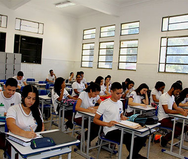 No Piauí, 32% dos alunos consideram que estudam em região de risco, diz IBGE