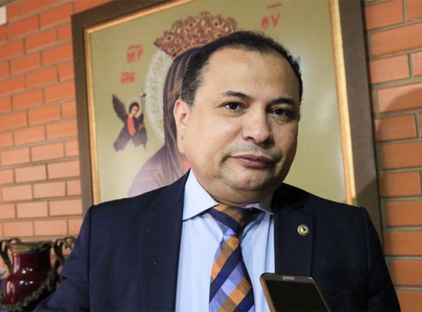 Evaldo Gomes defende critérios para definição do vice do candidato de Firmino
