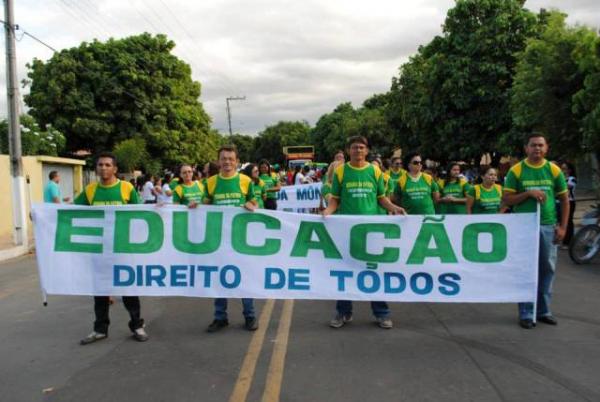 Emo&ccedil;&atilde;o marca o resgate do desfile c&iacute;vico de 7 de setembro em Bar&atilde;o de Graja&uacute;.(Imagem:ASCOM)