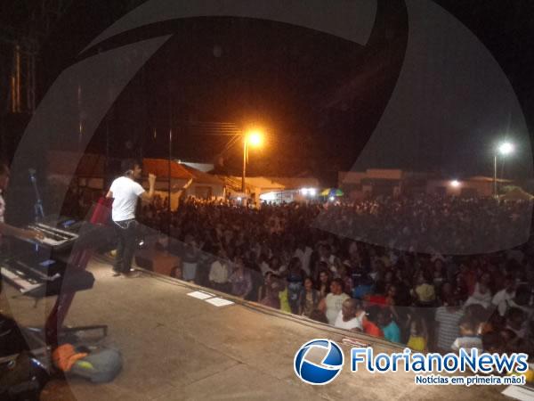 Prefeitura de Bar&atilde;o de Graja&uacute; realiza show da virada no R&eacute;veillon 2015.(Imagem:FlorianoNews)