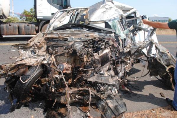 Acidente envolvendo veículos da Eletrobras deixa um morto na BR-343
