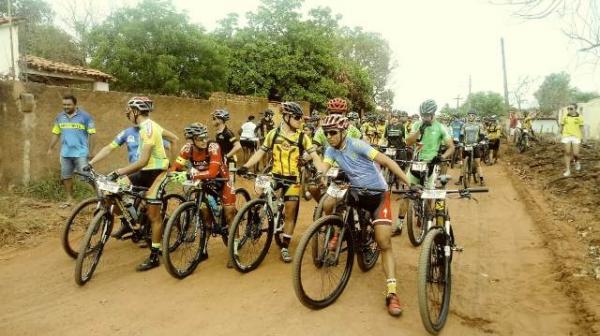 Ciclistas participam do campeonato Floriano Ride 2018. (Imagem:FlorianoNews)