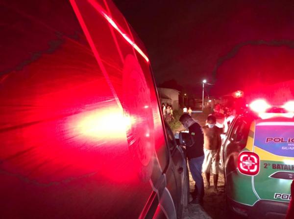 Na madrugada do sábado, um homem foi morto a tiros na na Avenida Doutor João Silva Filho, também em Parnaíba. O crime que chocou a população foi o que deixou três mortos após inva(Imagem:Reprodução)