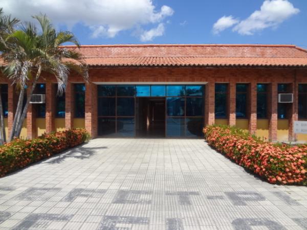 Aberto concurso para cargo t&eacute;cnico-administrativo.(Imagem:FlorianoNews)