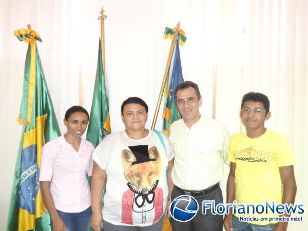 Gilberto J&uacute;nior se re&uacute;ne com integrantes da Associa&ccedil;&atilde;o de Moradores do Bom Lugar.(Imagem:FlorianoNews)