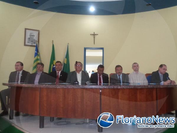 Deputado Gustavo participou de Audi&ecirc;ncia P&uacute;blica para implanta&ccedil;&atilde;o do curso de Medicina em Floriano.(Imagem:FlorianoNews)