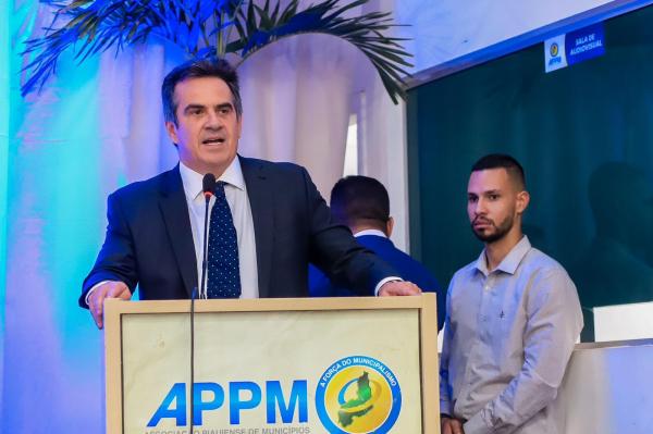 Senador Ciro Nogueira realiza um dia inteiro de reuni&otilde;es e atende prefeitos, vereadores e lideran&ccedil;as de todo o Piau&iacute;  (Imagem:Suyane Mesquita / ASCOM)