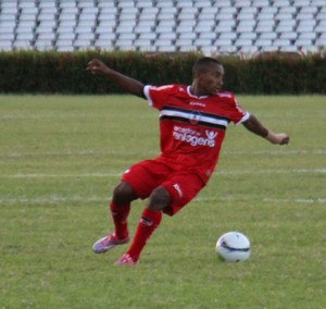 Tricampeão, Fabinho faz autoelogio e revela: "Estou quase certo na Série D"