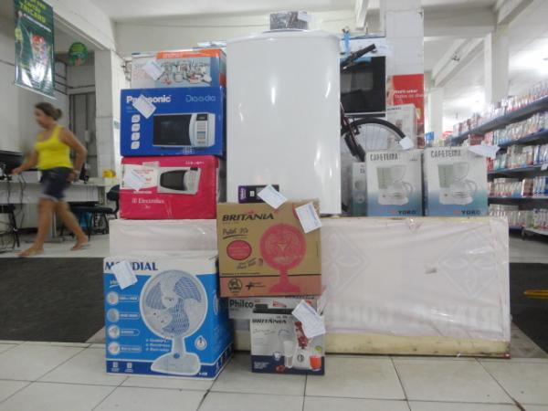 Teresina Supermercado realizou sorteio de Pr&ecirc;mios.(Imagem:FlorianoNews)
