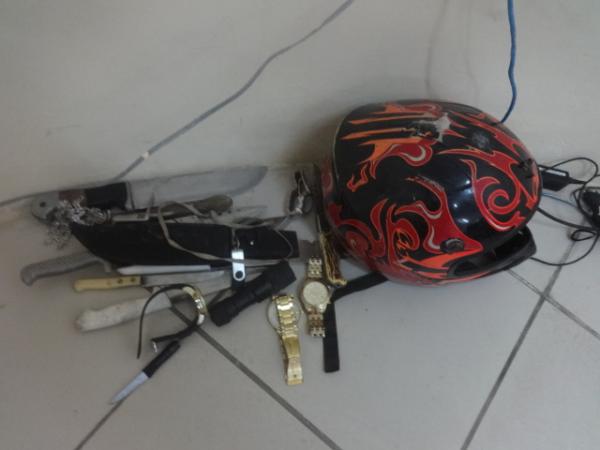 Pol&iacute;cia Militar prende acusado de praticar assaltos em Floriano.(Imagem:FlorianoNews)
