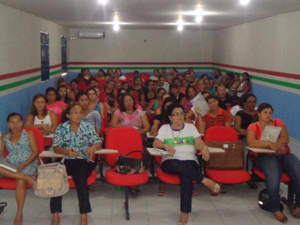 Bar&atilde;o de Graja&uacute; realiza 1&ordf; Forma&ccedil;&atilde;o de professores do PNAIC.(Imagem:FlorianoNews)