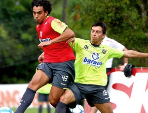 Cobrado na Fifa, Fla pode devolver Diogo ao Olympiacos