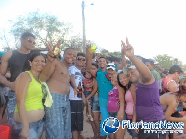 Bandas locais encerraram o 2&ordm; Festival de Ver&atilde;o em Bar&atilde;o de Graja&uacute;.(Imagem:FlorianoNews)
