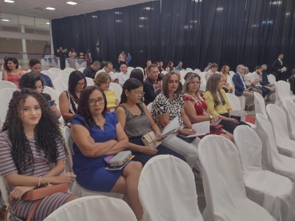 Floriano celebra personalidades com a entrega da Medalha do Mérito