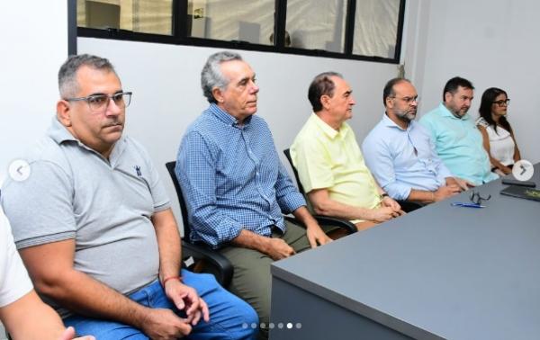 Câmara Municipal acompanha assinatura da ordem de serviço para construção do Espaço Comunitário da Vila Leão(Imagem:Reprodução/Instagram)