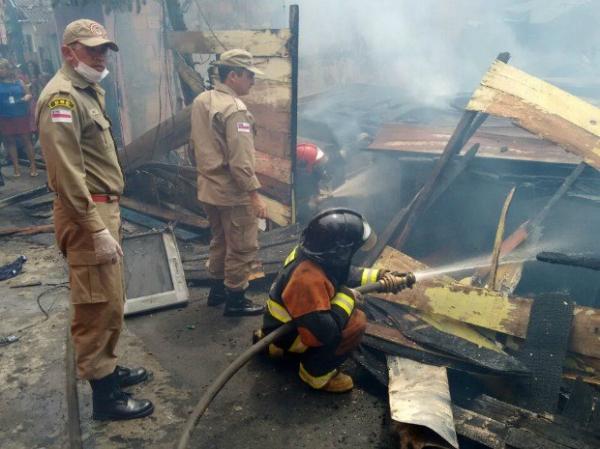 Homem é preso suspeito de incendiar a casa da companheira.(Imagem:Cidade Verde)