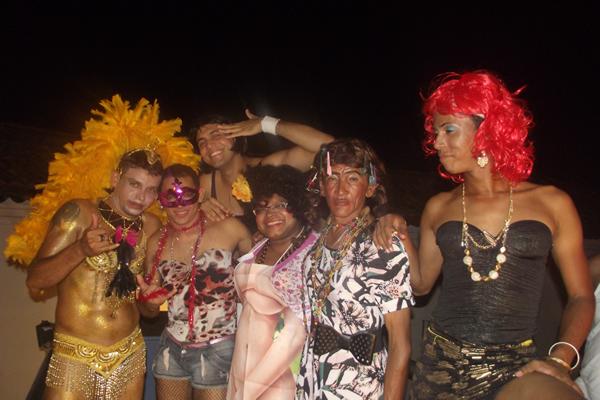 Bloco das Virgens re&uacute;ne multid&atilde;o em Floriano(Imagem:FlorianoNews)