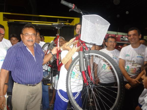 Passeio cicl&iacute;stico de Floriano celebra anivers&aacute;rio do munic&iacute;pio.(Imagem:FlorianoNews)
