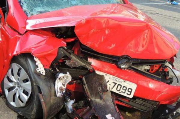 Homem morre e outro fica ferido após colisão