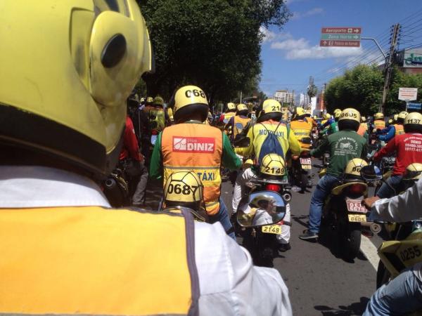 Lei autoriza mototaxistas a fazerem delivery e transporte de mercadorias em Teresina