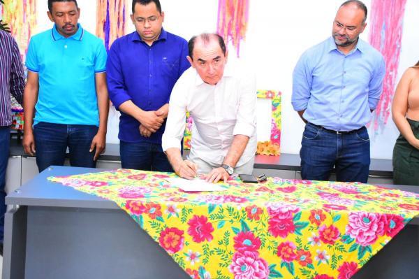 Câmara Municipal participa de assinatura de ordem de serviço para reforma da ponte do Bom Lugar(Imagem:CMF)