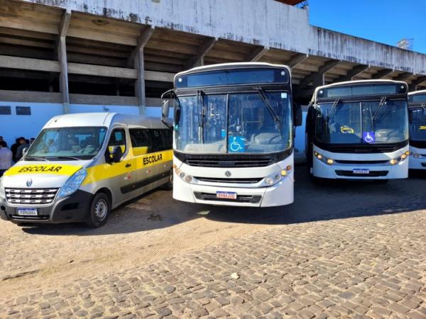 Prefeitura de Floriano inicia vistoria da nova frota de transporte escolar da rede municipal(Imagem:Secom)