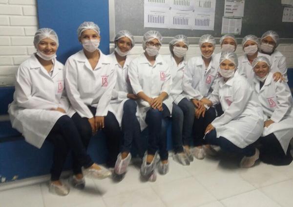 Acad&ecirc;micos realizaram visita t&eacute;cnica a laborat&oacute;rio de Floriano.(Imagem:Assessoria de Imprensa)