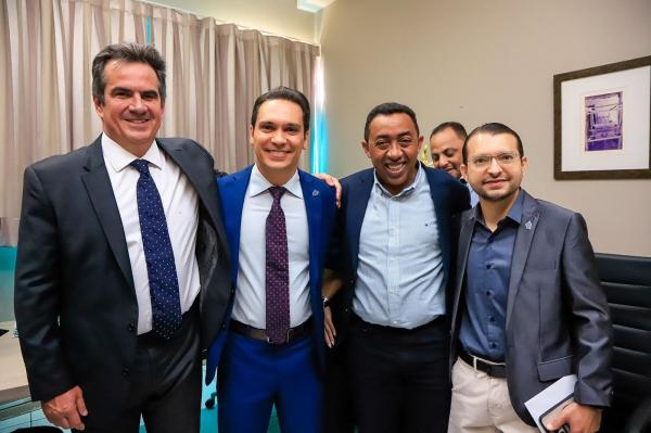 Senador Ciro Nogueira realiza um dia inteiro de reuni&otilde;es e atende prefeitos, vereadores e lideran&ccedil;as de todo o Piau&iacute;  (Imagem:Suyane Mesquita / ASCOM)