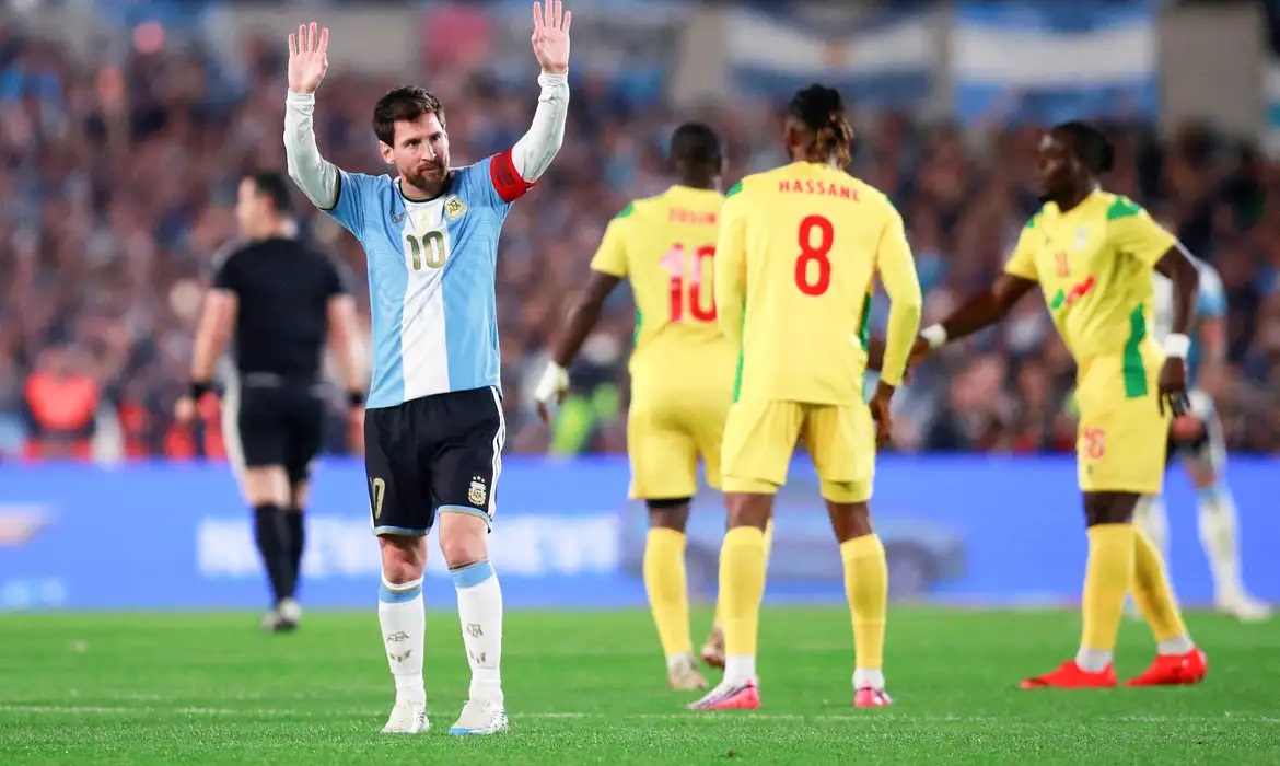 Fim de uma era: Messi se aposenta da seleção argentina após 21 anos
