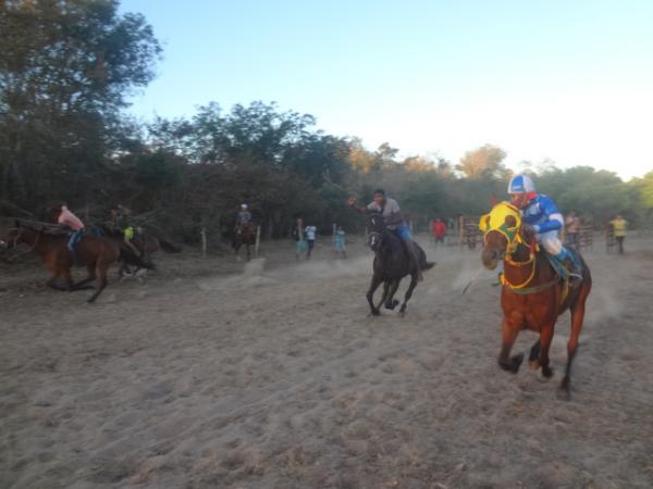 Festa dos vaqueiros &eacute; comemorada com corrida de cavalos em Nazar&eacute;.(Imagem:FlorianoNews)