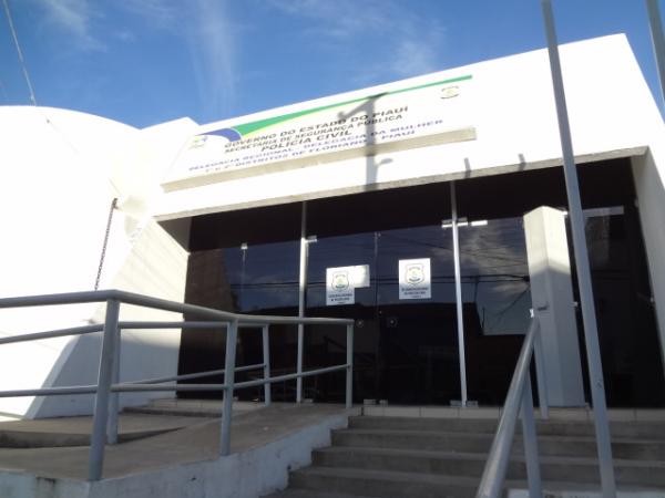 Professor é preso com adolescente dentro de motel em Floriano