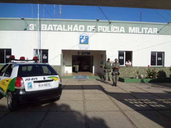 Mulher é vítima de roubo a transeunte em Floriano